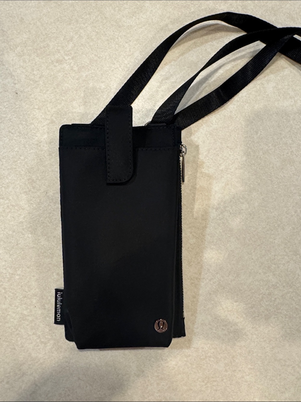 lululemon athletica Black Nylon Crossbody Phone Case with Strap. NWOT! S/P Free